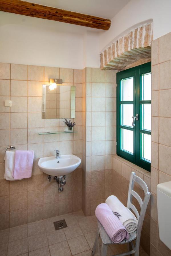 Holiday Home Marija - Roj422 By Interhome Zminj Exterior photo