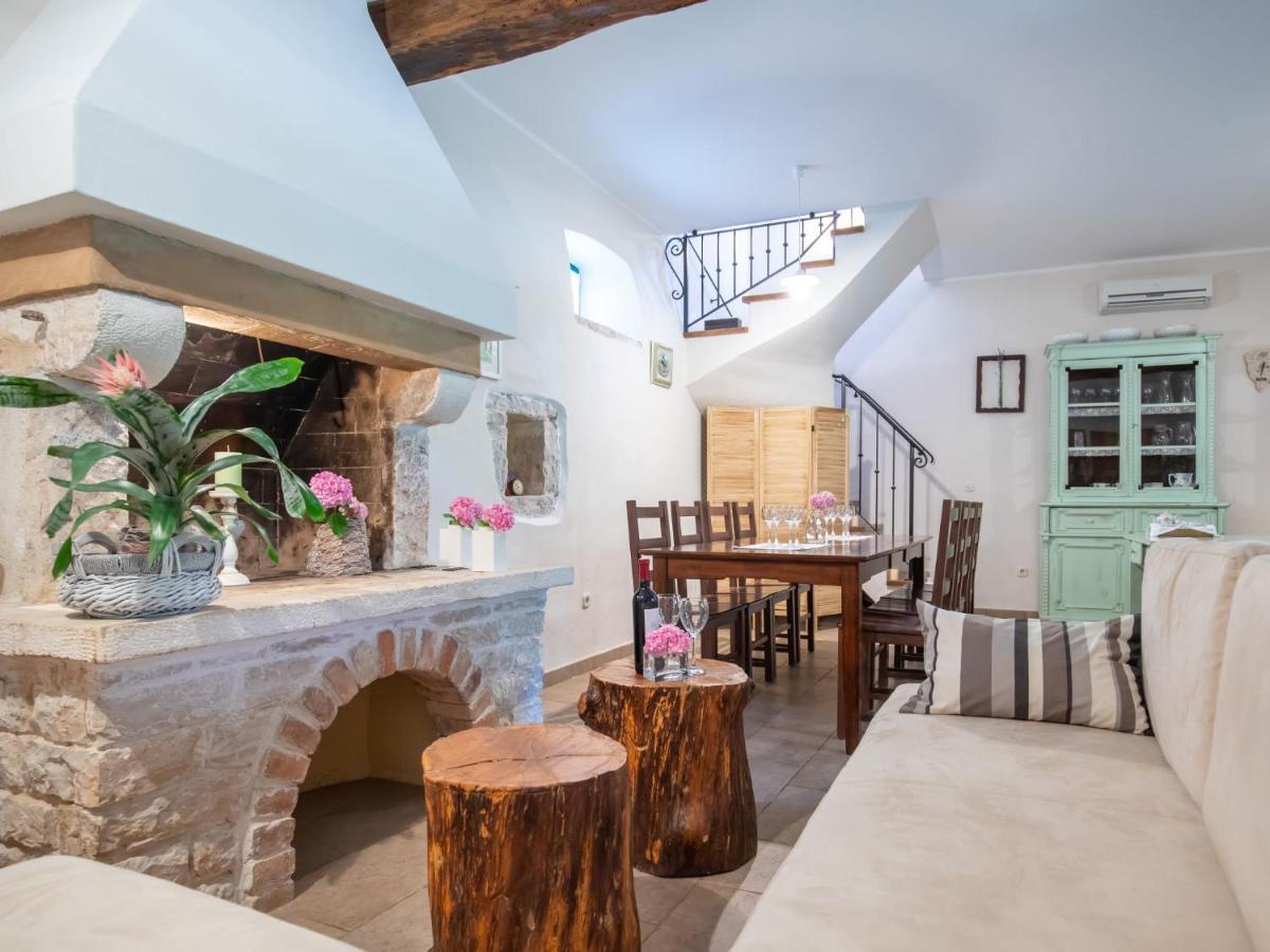 Holiday Home Marija - Roj422 By Interhome Zminj Exterior photo